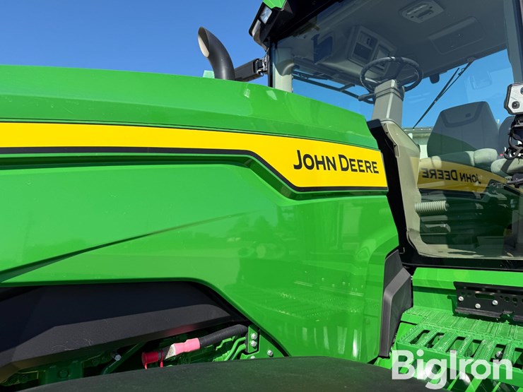 2025-john-deere-8r-250-image-11