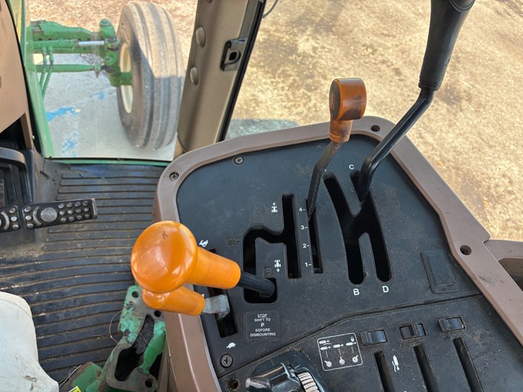 john-deere-7210-image-12