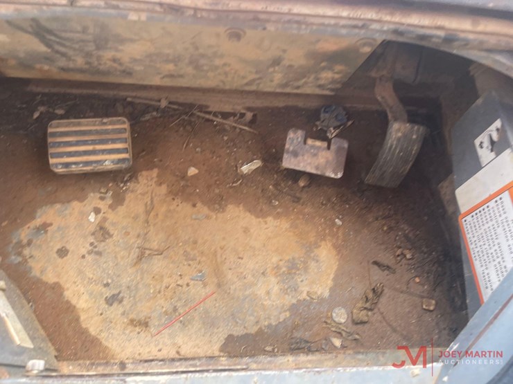 takeuchi-tl10v2-image-17