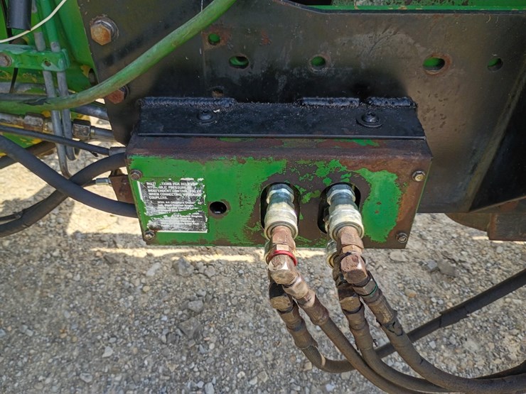 john-deere-2940-image-24