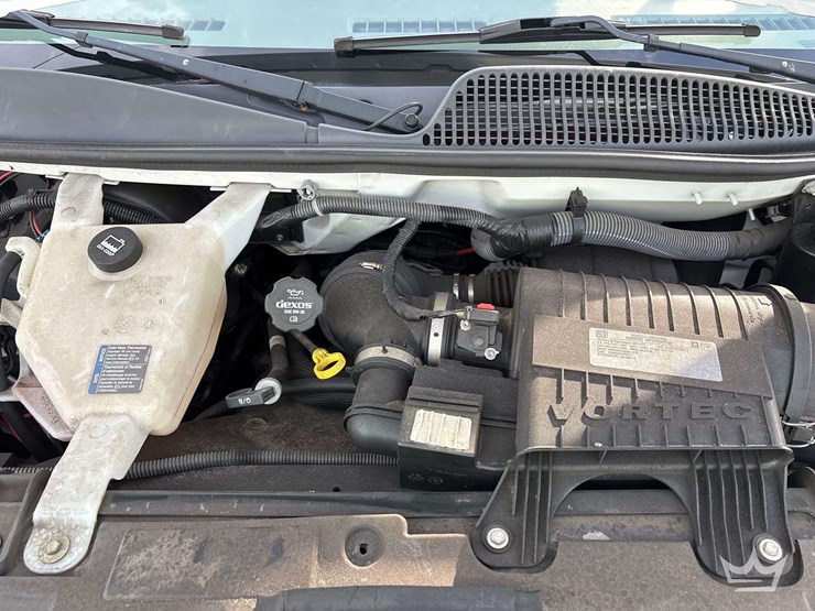 2017-chevrolet-express-2500-image-7