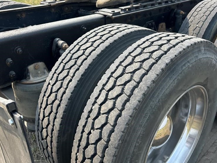 2007-kenworth-w900-image-59
