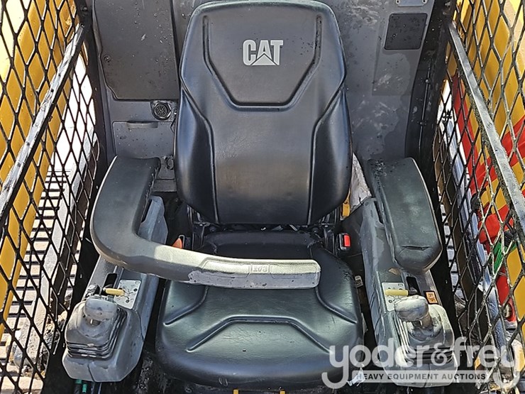 2025-caterpillar-255-image-24