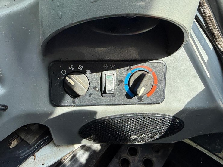 2019-bobcat-t770-image-27