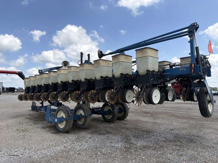kinze-2600-image-3