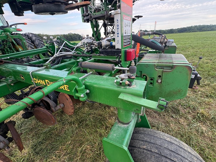 2012-john-deere-2510h-image-16