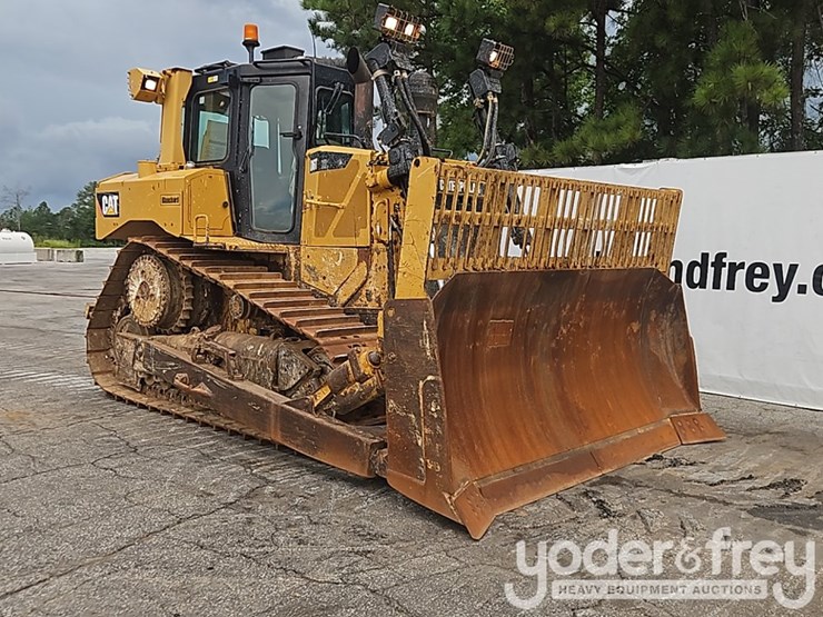 2014-caterpillar-d6t-image-7