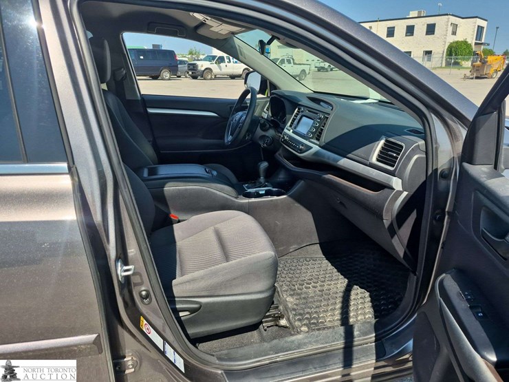 2017-toyota-highlander-image-27