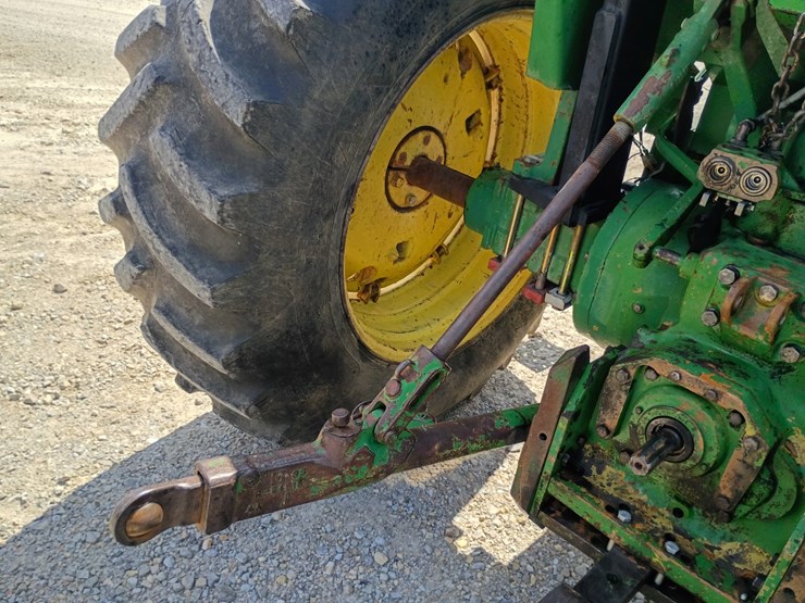 john-deere-2940-image-44