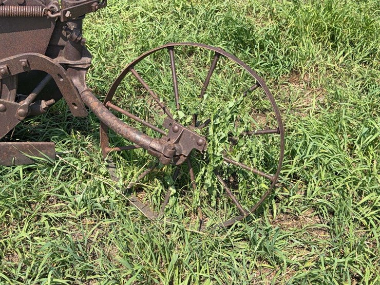 avery-three-bottom-14”-pull-type-moldboard-plow-image-13
