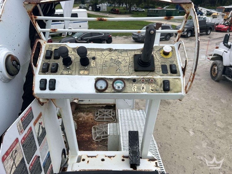 2009-altec-dm47-image-24