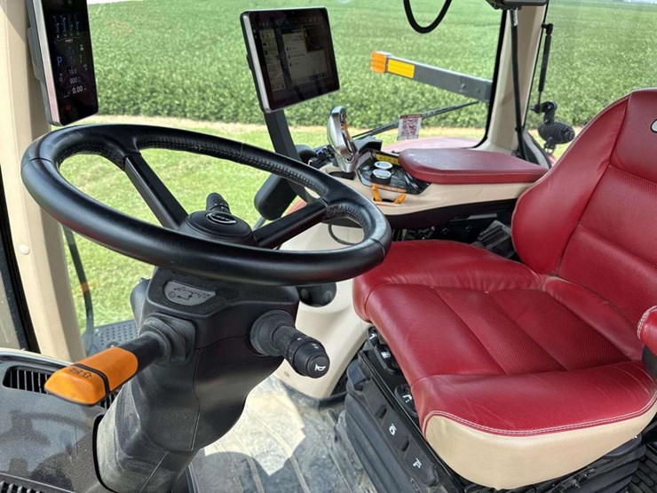 2021-case-ih-340-image-30