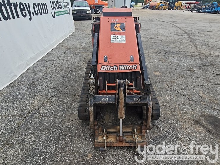 2019-ditch-witch-sk1050-image-8
