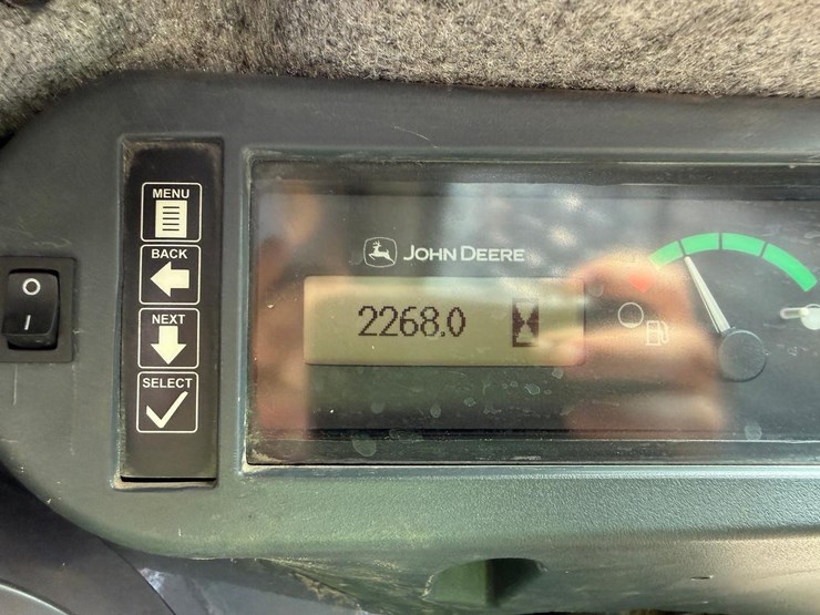 2013-deere-333e-image-24