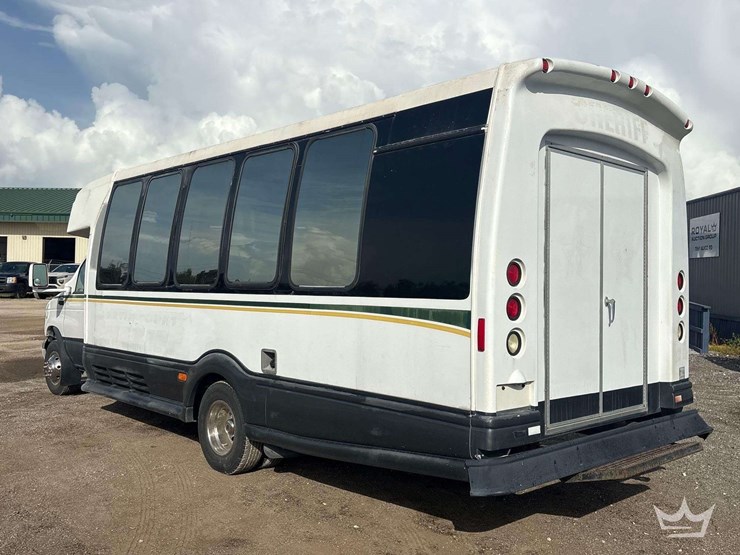 2002-ford-e450-image-4