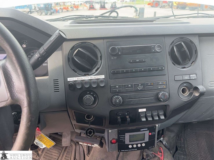 2015-ford-f550-image-13