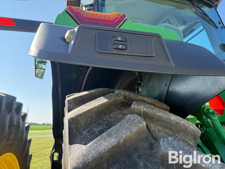 2025-john-deere-8r-250-image-19