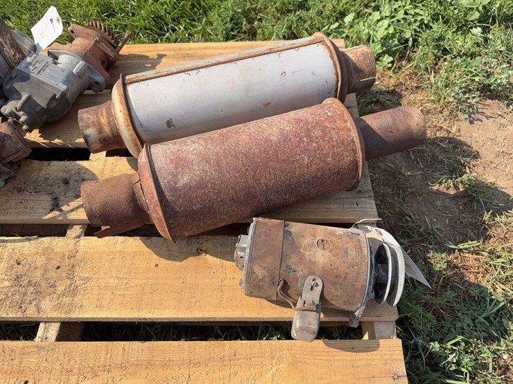 (2)-mufflers-and-(1)-generator-image-1