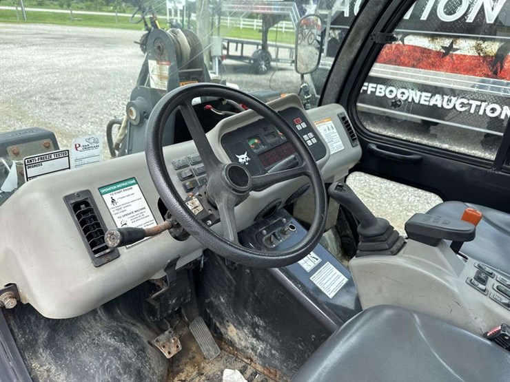 2006-bobcat-5600-tool-cat-image-16