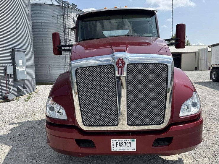 2014-kenworth-t680-image-6