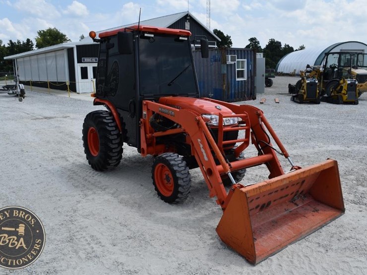 2013-kubota-b3000hsd-image-7