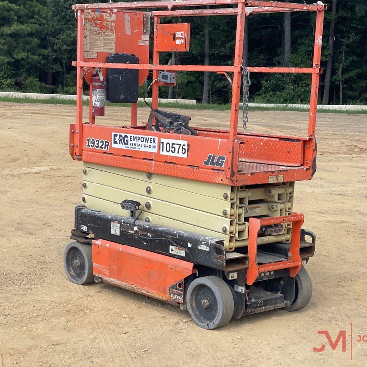 2017 JLG 1932R