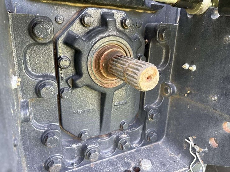 2021-case-ih-340-image-22