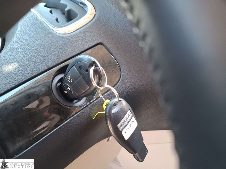 2014-dodge-grand-caravan-sxt-image-14
