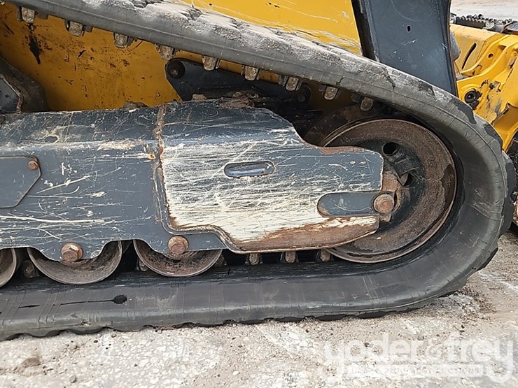 2022-deere-317g-image-10