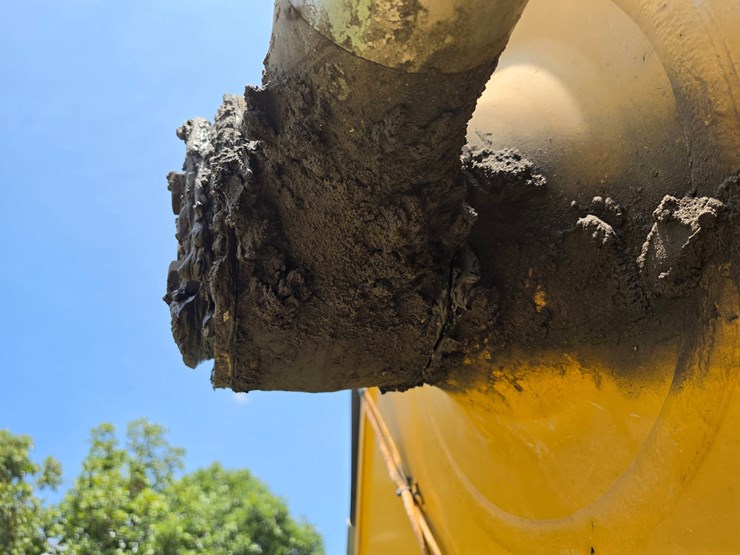 2023-caterpillar-374-image-95
