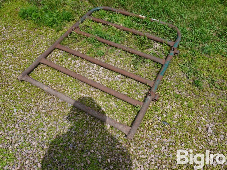 48"-gate-image-3