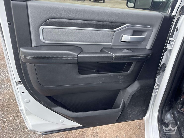2021-dodge-2500-image-18