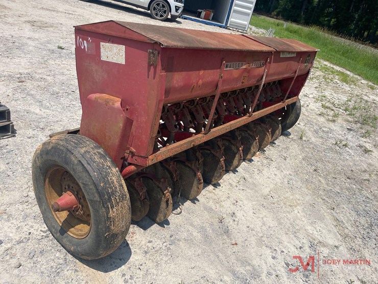massey-ferguson-mf33-image-4