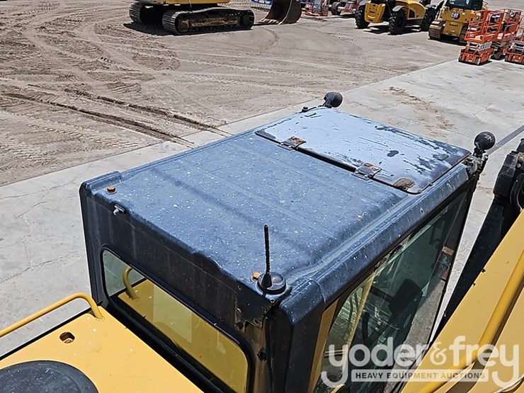 2015-caterpillar-336fl-image-37