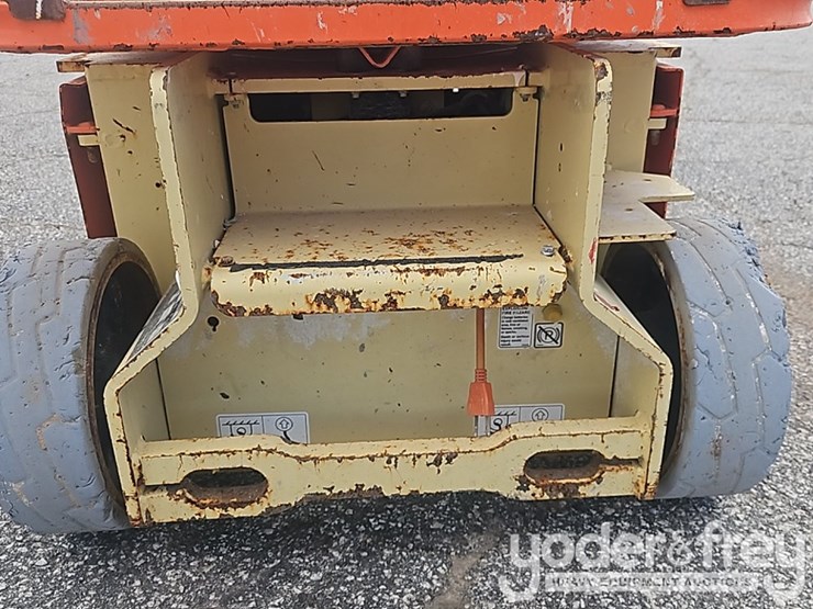 2017-jlg-1230es-image-18