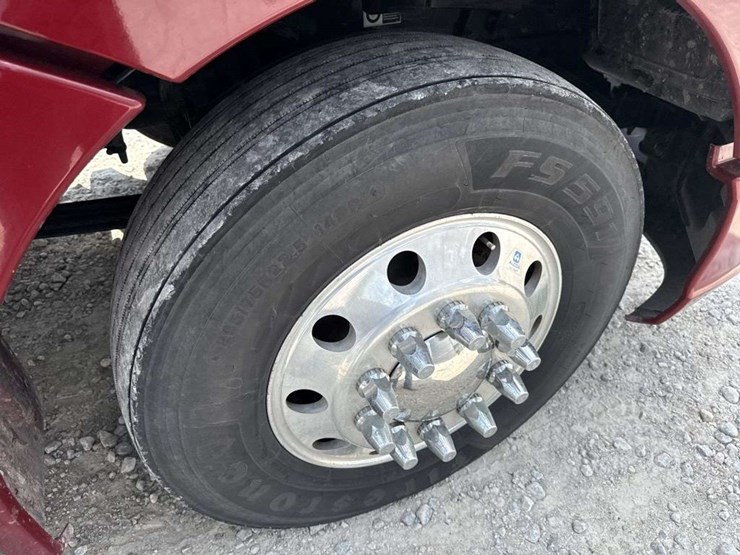 2014-kenworth-t680-image-18