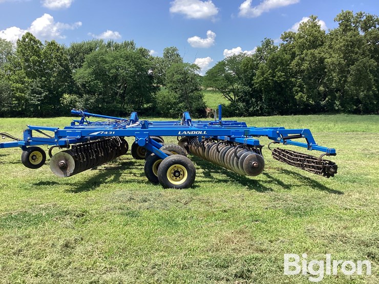 2015-landoll-7431-26-image-11