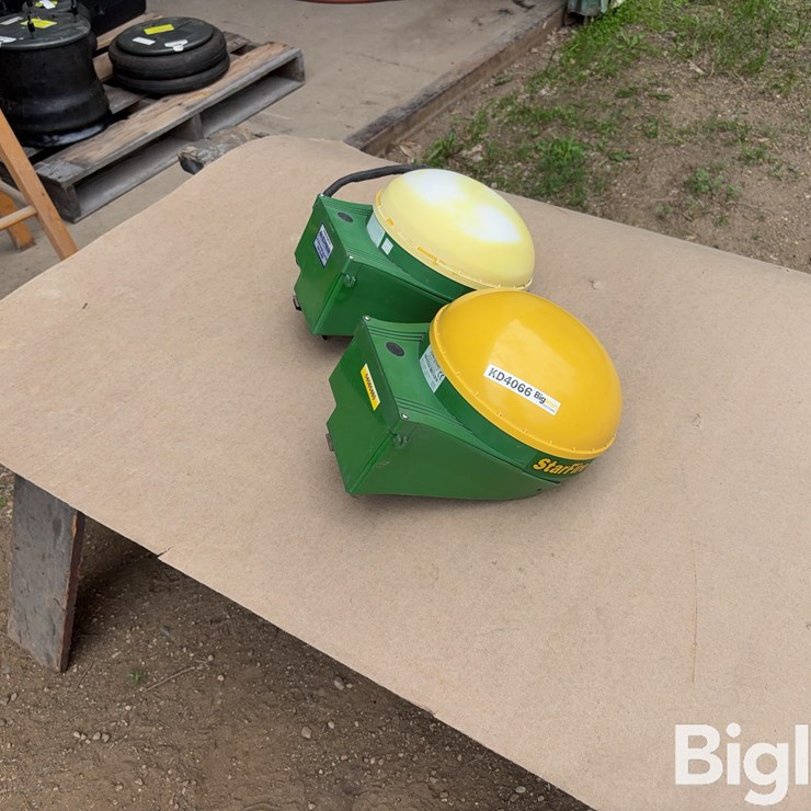 JOHN DEERE 2