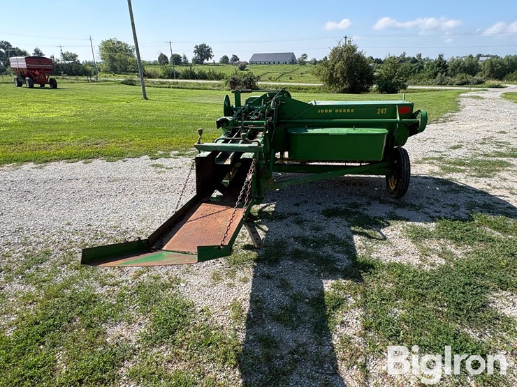 john-deere-24t-image-6