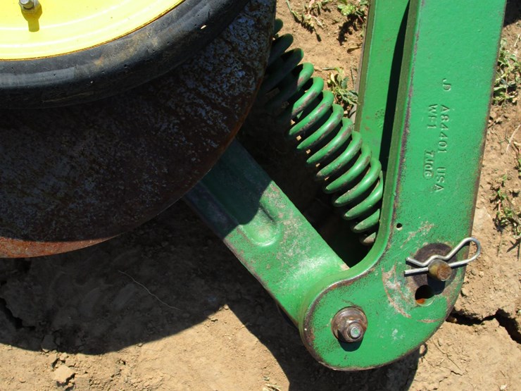 john-deere-14-image-16