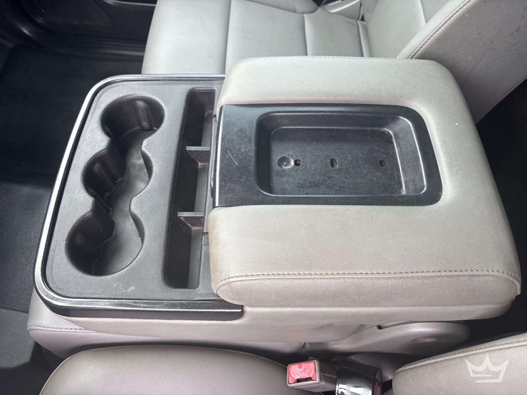 2018-chevrolet-silverado-3500hd-image-16