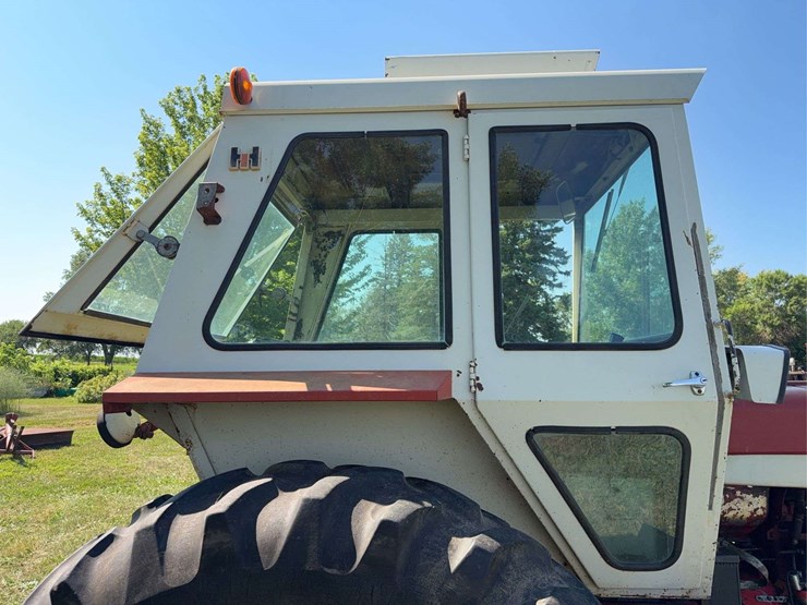 farmall-856-diesel-image-30