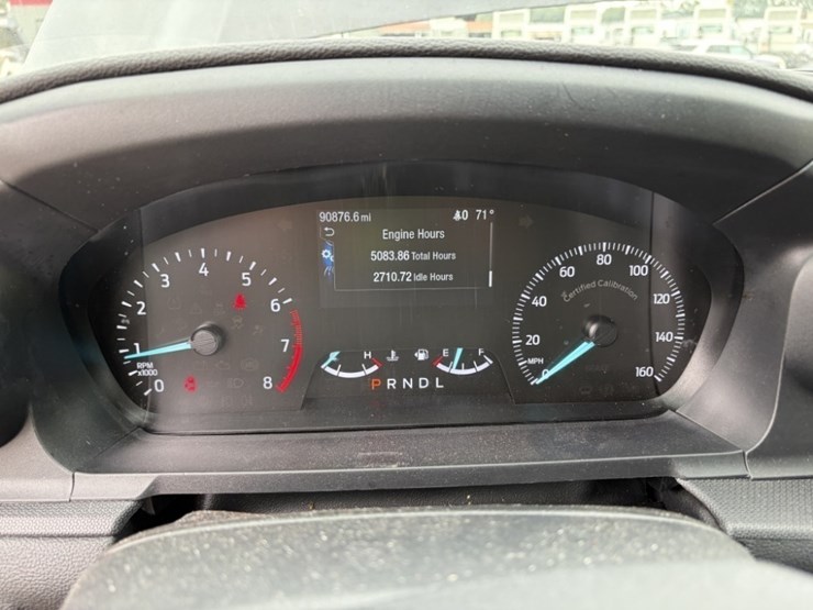 2020-ford-explorer-image-29