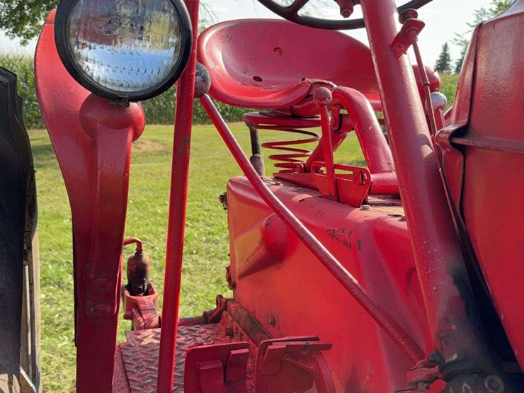 massey-ferguson-444-image-26