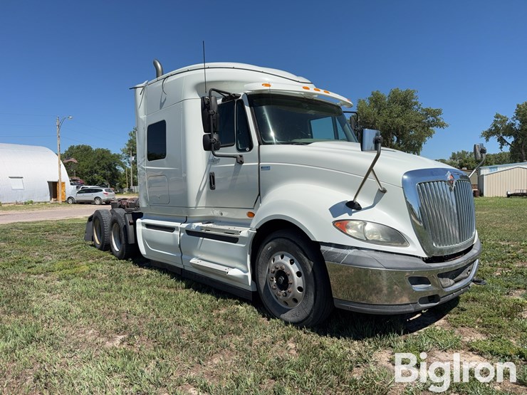 2012-international-prostar-image-3