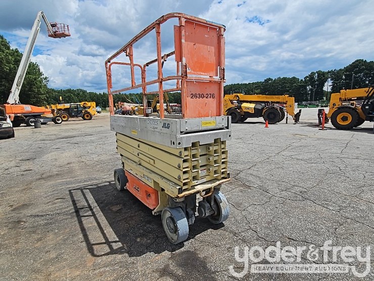 2015-jlg-2630es-image-7