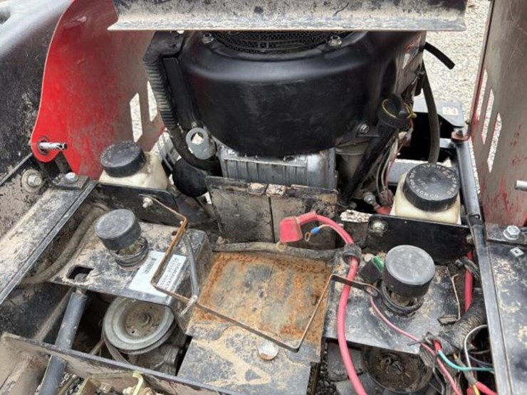 gravely-48-inch-zero-turn-image-12
