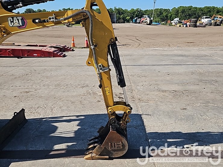 2023-caterpillar-301.7cr-image-15