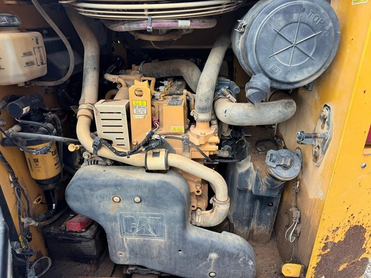 2022-caterpillar-289d3-image-18