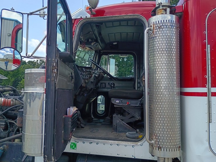 #21636-•-1997-peterbilt-379-semi-sleeper-truck-image-33